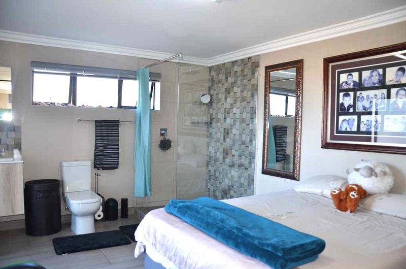 5 Bedroom Property for Sale in Island View Western Cape